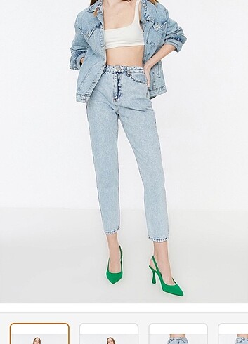 Açık mavi yikamali yüksek bel mom jeans