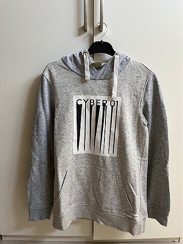 Kapüşonlu sweat