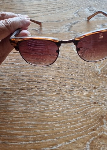 Guess Retro Kahverengi Oval Gunes Gozlugu