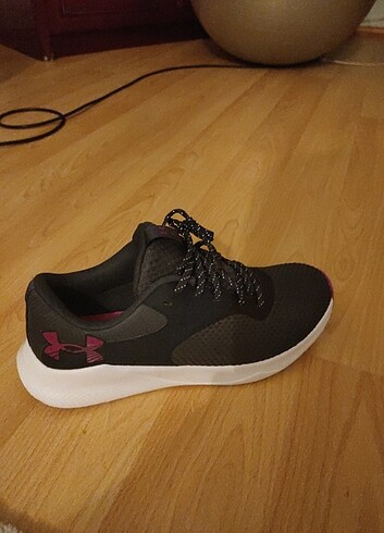 Under armour spor ayakkabı 