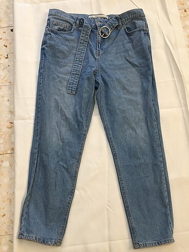 MOM JEANS
