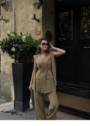 Diğer KUŞAKLI BLAZER YELEKLİ TAKIM