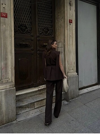 KUŞAKLI BLAZER YELEKLİ TAKIM