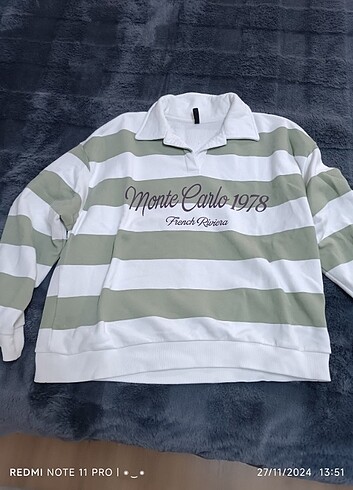 Sweatshirt