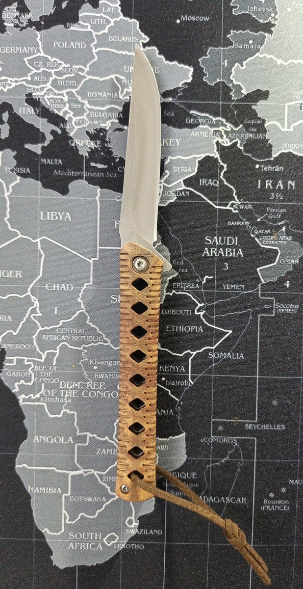 Bej Renkli Ahşap Saplı Katlanır Bıçak - Görsel 2