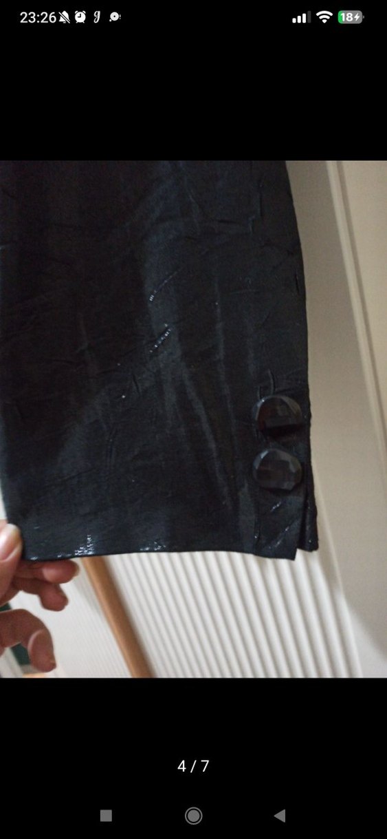 Düğmeli Siyah Deri görünümlü kumaş parlak şık içli dışlı takım. - Görsel 4