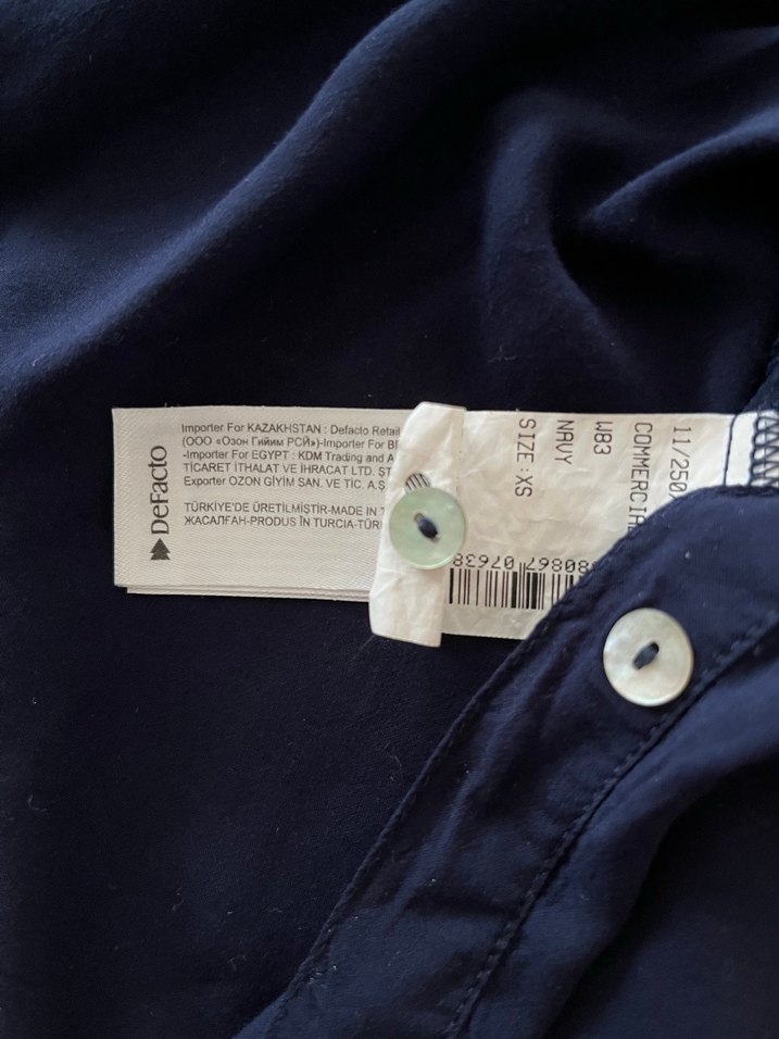 Düğmeli Kolsuz Lacivert Kadın Gömlek - Görsel 4