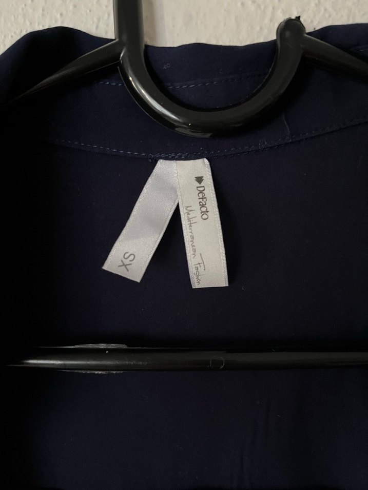 Düğmeli Kolsuz Lacivert Kadın Gömlek - Görsel 3