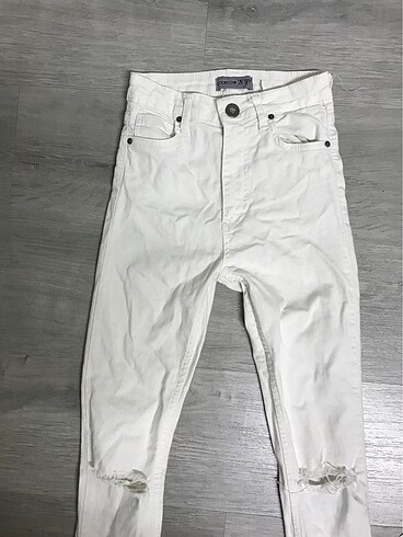 yırtık beyaz pantolon