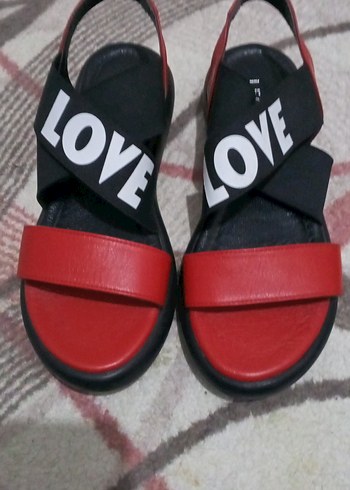 Kadın Kırmızı Dolgu Topuklu Velcro Sandalet