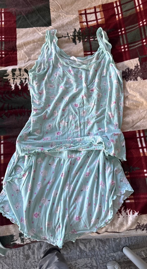 Tişört ve pijama takkmı ikiside m bedene uygun - Görsel 4