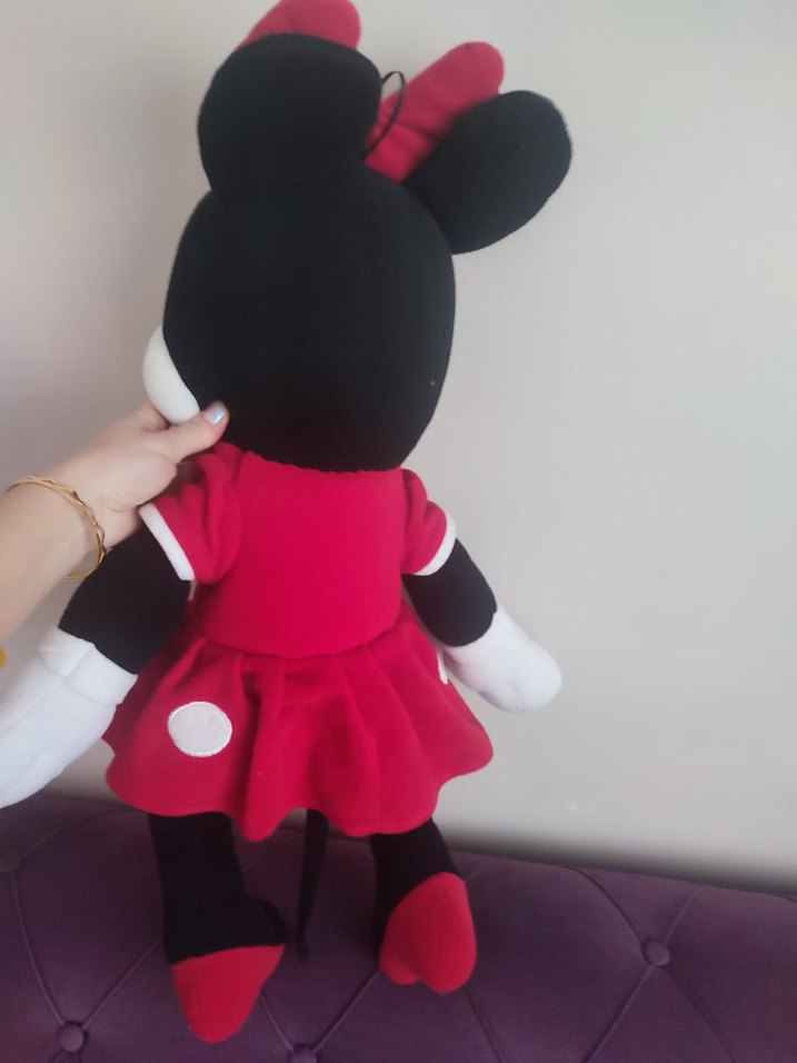 Kırmızı Elbiseli Renkli Peluş Oyuncak - Görsel 2