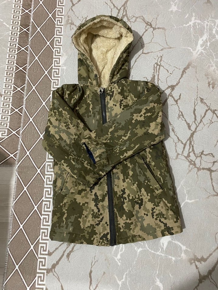 Kapüşonlu Kamuflaj Desenli Erkek Çocuk Mont - Görsel 3