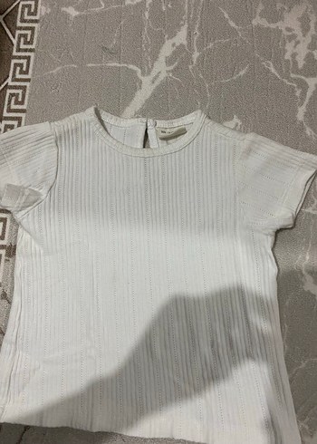 Kız Çocuk Beyaz Pliseli Kısa Kollu Tişört - Görsel 2