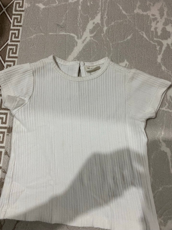 Kız Çocuk Beyaz Pliseli Kısa Kollu Tişört - Görsel 2