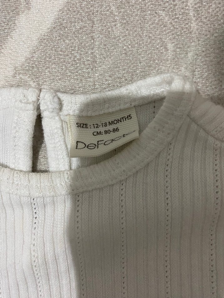 Kız Çocuk Beyaz Pliseli Kısa Kollu Tişört - Görsel 3