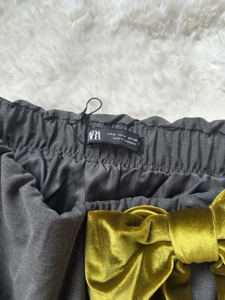 Zara Fiyonklu Gri Mini Balon Etek - Görsel 2