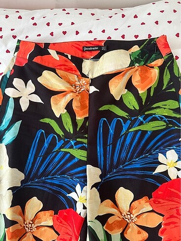 Stradivarius çiçekli pantolon