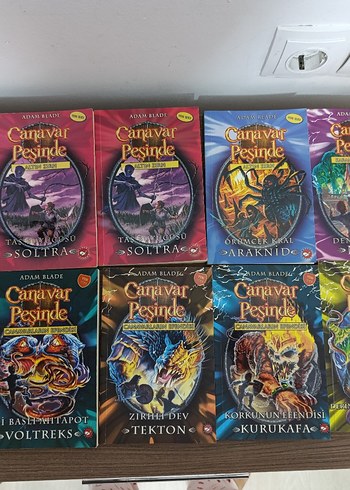 Canavar Peşinde - Adam Blade Fantastik Kitap Seti