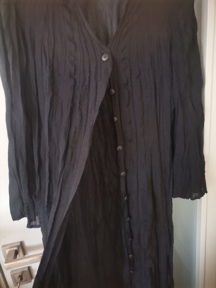 Düğmeli Siyah Uzun pareo
Ashley brooke marka - Görsel 3