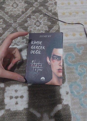 Kimse gerçek değil zeynep sey watpad