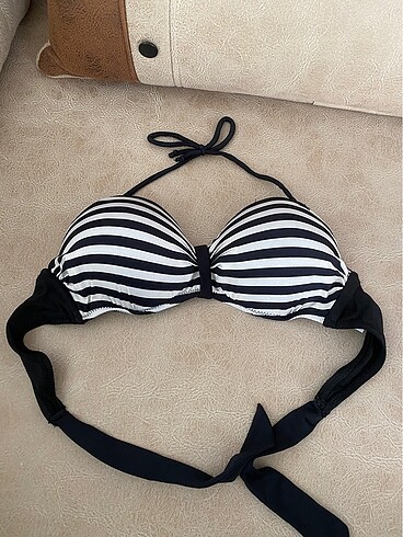 Çizgili bikini