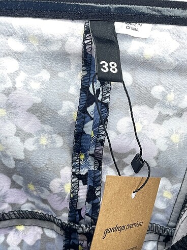38 Beden çeşitli Renk H&M Mini Elbise %70 İndirimli.