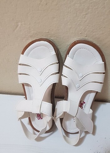 kız çocuk beyaz sandalet