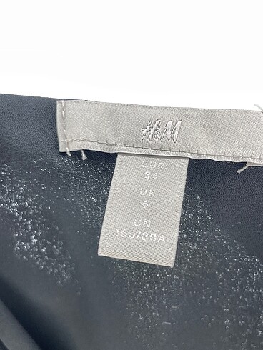 34 Beden siyah Renk H&M Bluz %70 İndirimli.