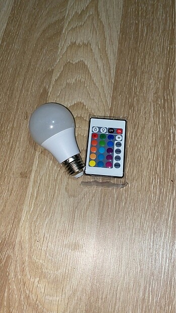 Philips KUMANDALI RGB LED AMPUL
