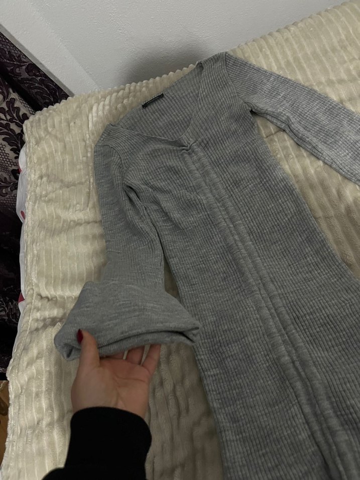 Gri V Yaka Uzun Kollu Triko Elbise - Görsel 4