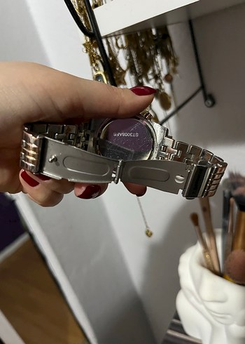 Altın Zincir Detaylı Kadın Kol Saati - Görsel 7