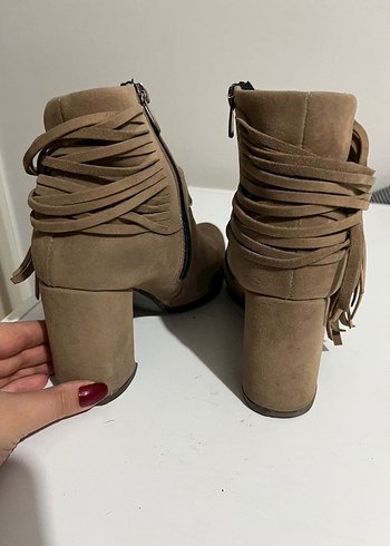 Bej Süet Püsküllü topuklu Bot - Görsel 5