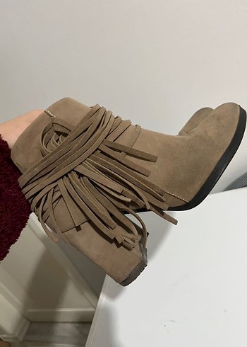 Bej Süet Püsküllü topuklu Bot - Görsel 4