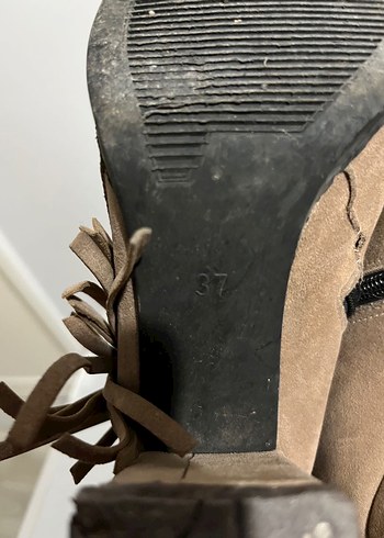 Bej Süet Püsküllü topuklu Bot - Görsel 3