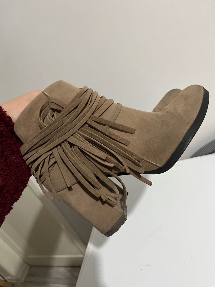 Bej Süet Püsküllü topuklu Bot - Görsel 4