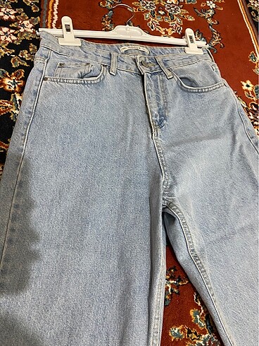 28 Beden mavi Renk Buz mavisi mom jean