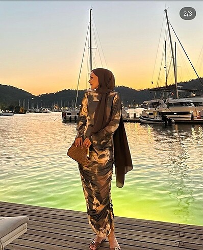 Sehrimoda butik elyo tesettür yandan büzgülü tül elbise
