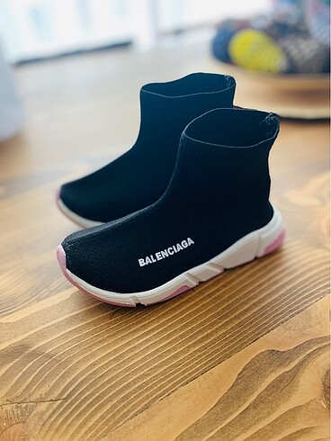 25 Beden Kiz cocuk balenciaga