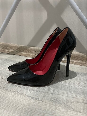 Siyah stiletto