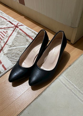 Siyah Modern Klasik Stiletto Topuklu Kadın Ayakkabı