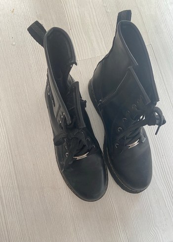 38 Beden siyah Renk Siyah Bağcıklı Kemerli Wedge Topuklu Goth Bot