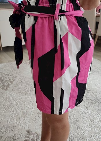 Pembe Zebra Desenli Fırfırlı Mini Şort - Görsel 7