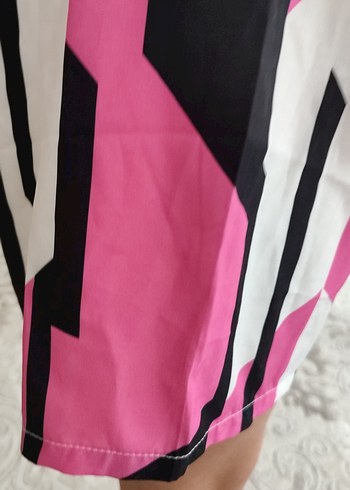 Pembe Zebra Desenli Fırfırlı Mini Şort - Görsel 4