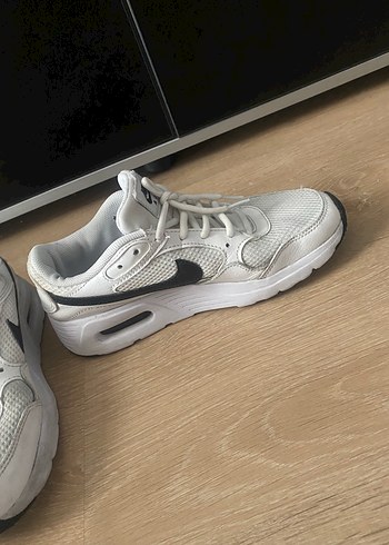 37 Beden Nike Air Spor Ayakkabı 37,5
