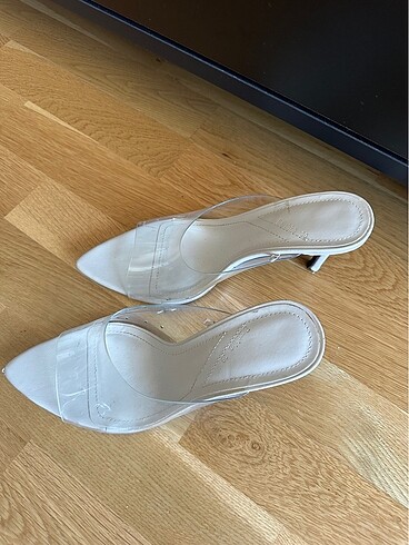 39 Beden Bershka topuklu sandalet