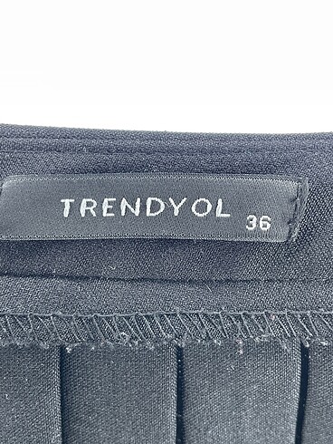 36 Beden siyah Renk Trendyol & Milla Mini Etek %70 İndirimli.