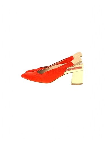 Stradivarius Stiletto %70 İndirimli.