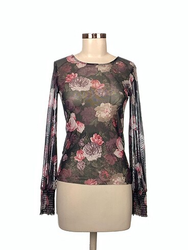 Stradivarius Bluz %70 İndirimli.