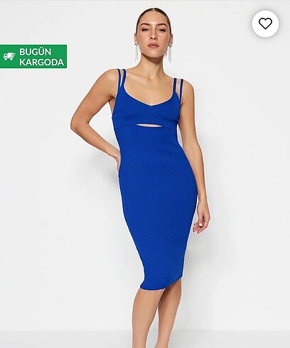 Saks vücuda oturan elbise